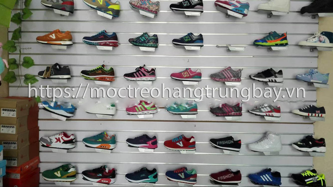 móc treo giày cài rãnh