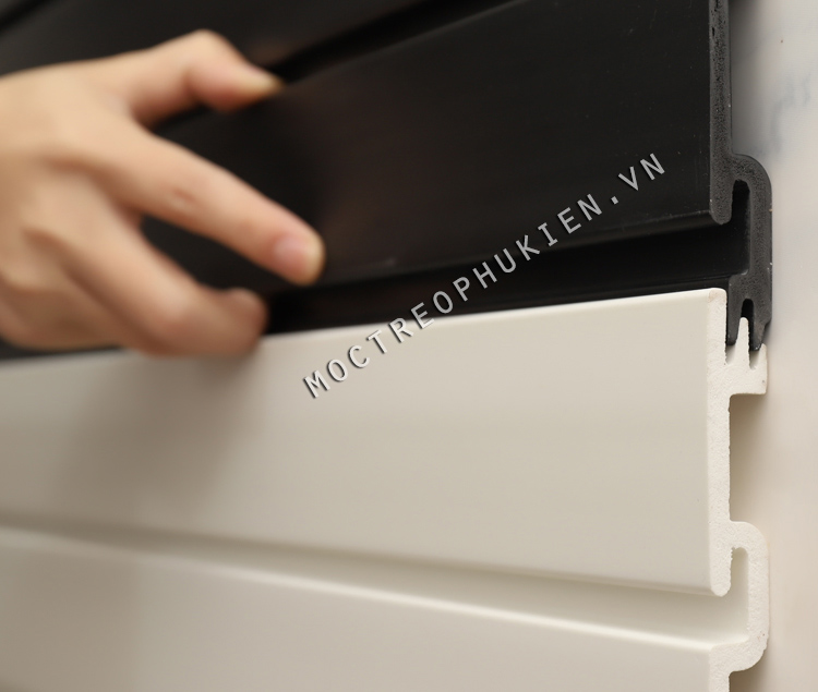 tấm slatwall PVC