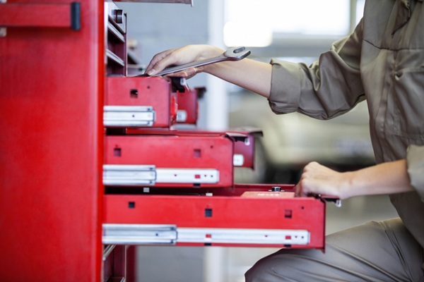 Kinh nghiệm chọn mua tủ đựng dụng cụ cơ khí cho xưởng, gara