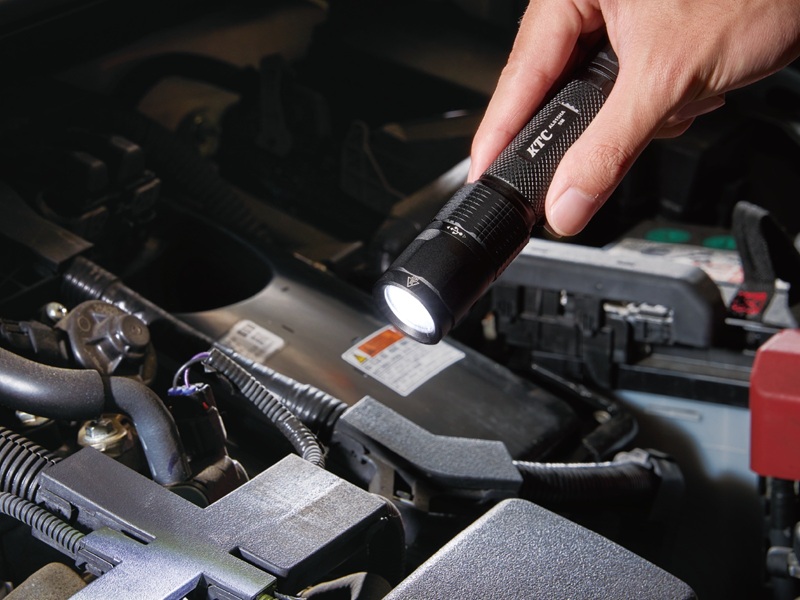 Có 4 chế độ sáng khác nhau, tối đa đến 1200lm, dùng liên tục 2.5 giờ