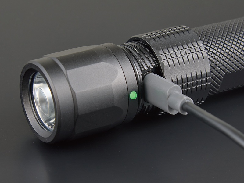 Cổng sạc Type C, có dây sạc đi kèm, không bao gồm củ sạc, KTC AL815HA