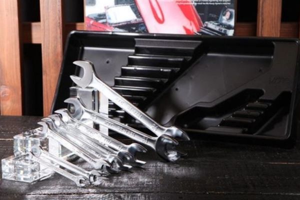 Sử dụng bảng tra cứu kích thước cờ lê để lựa chọn chính xác công cụ