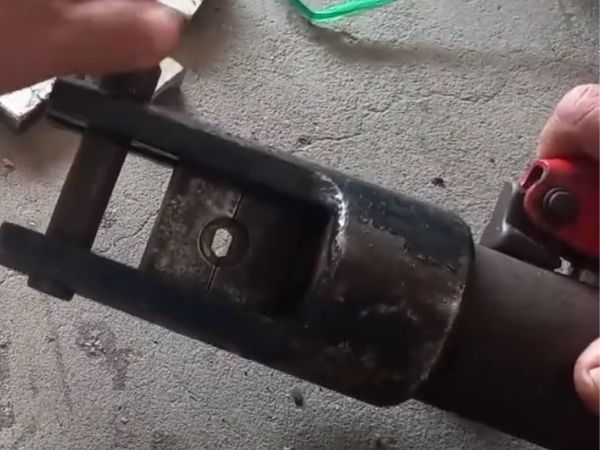 Chọn và lắp khuôn bấm phù hợp