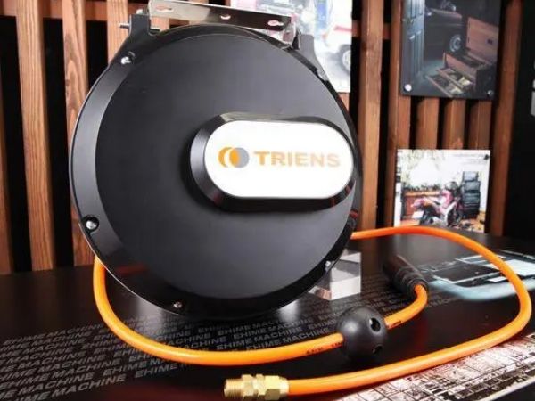 Chọn chất liệu vỏ hộp và lò xo của cuộn dây hơi tự rút phù hợp