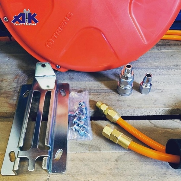 Cuộn dây hơi tự rút được trang bị dây dẫn khí cùng hệ thống phụ kiện kết nối 