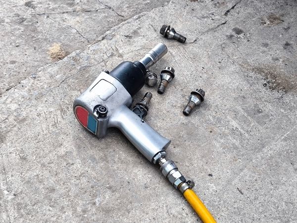 Tìm hiểu 8 lỗi máy siết bu lông thường gặp và cách khắc phục