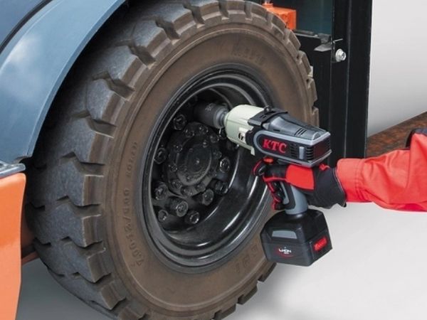 Tiêu chí chọn máy siết bu lông pin tốt cho thợ chuyên nghiệp