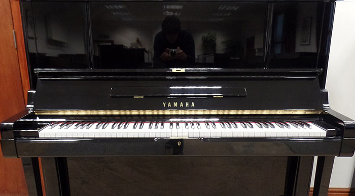 Đàn Piano Cơ Yamaha YUX