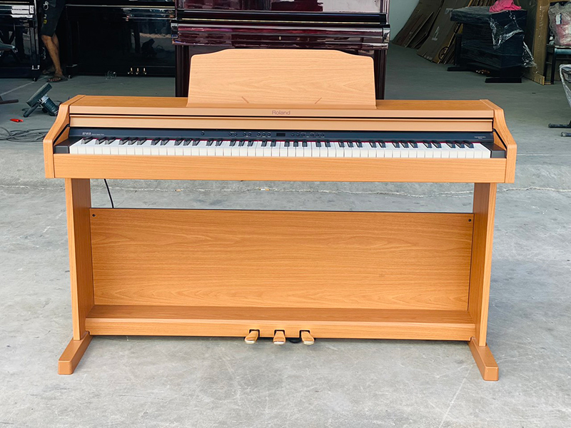 Đàn Piano Điện Roland RP401