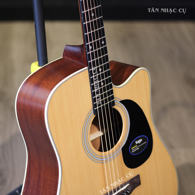 Đàn Guitar Saga SF700C Acoustic