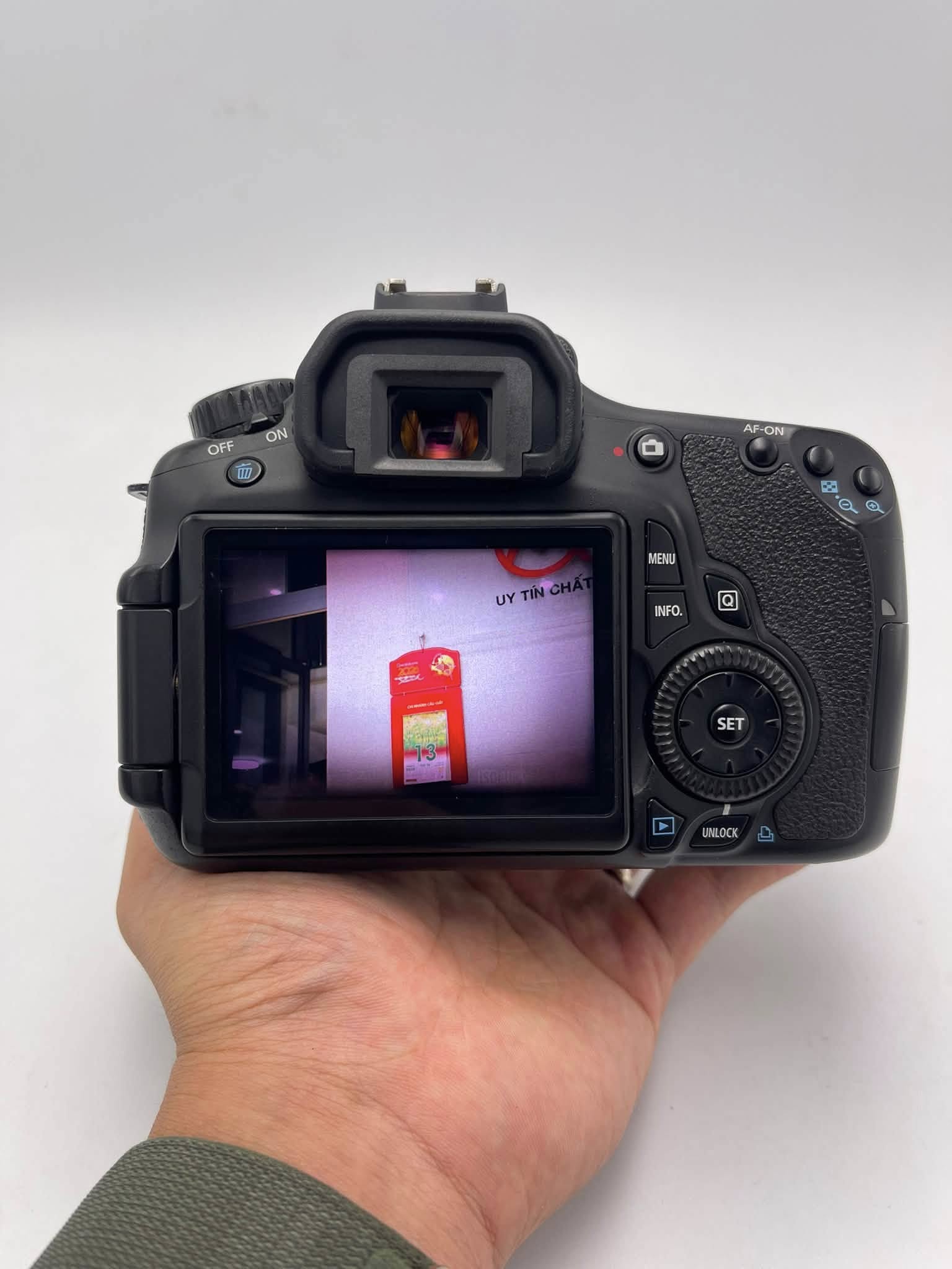 Canon EOS 60D Kit 18-55mm