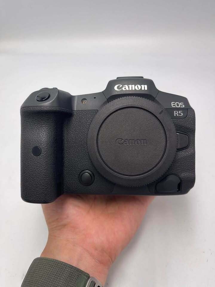 Canon EOS R5