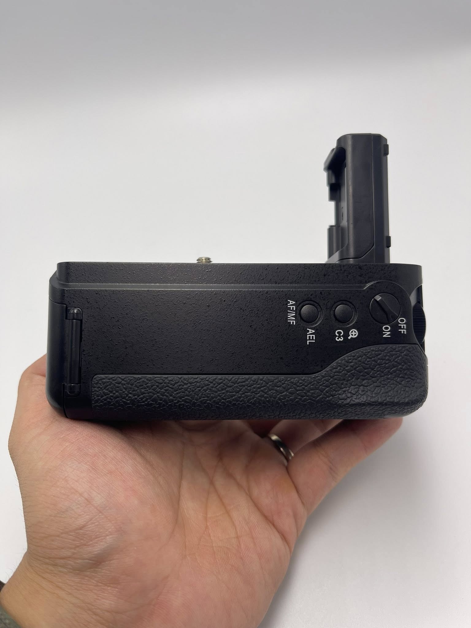 Neewer Battery Grip for Sony A72/A7R2