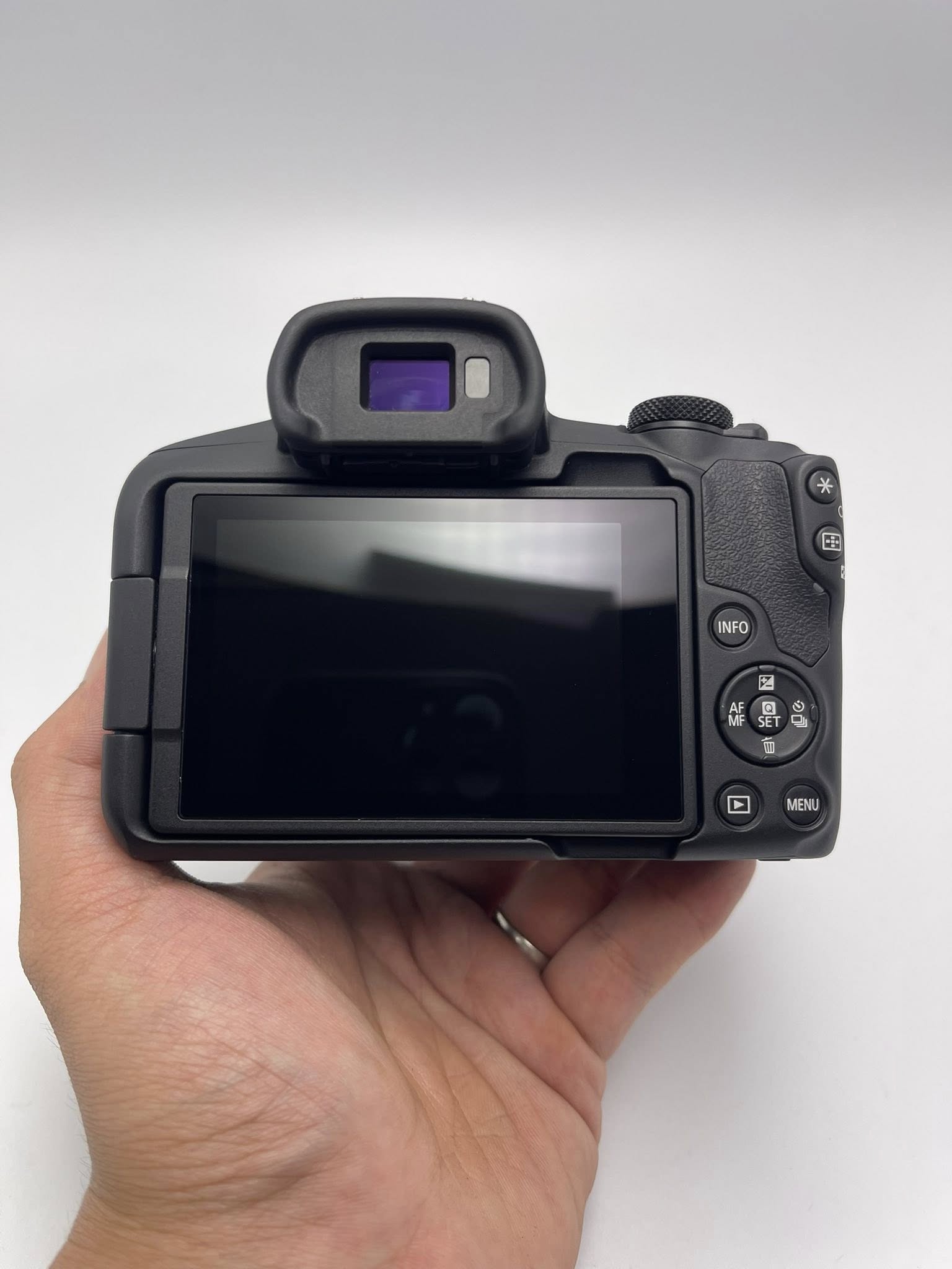 Canon EOS R50 Kit RF-S 18-45mm F4.5-6.3 IS STM