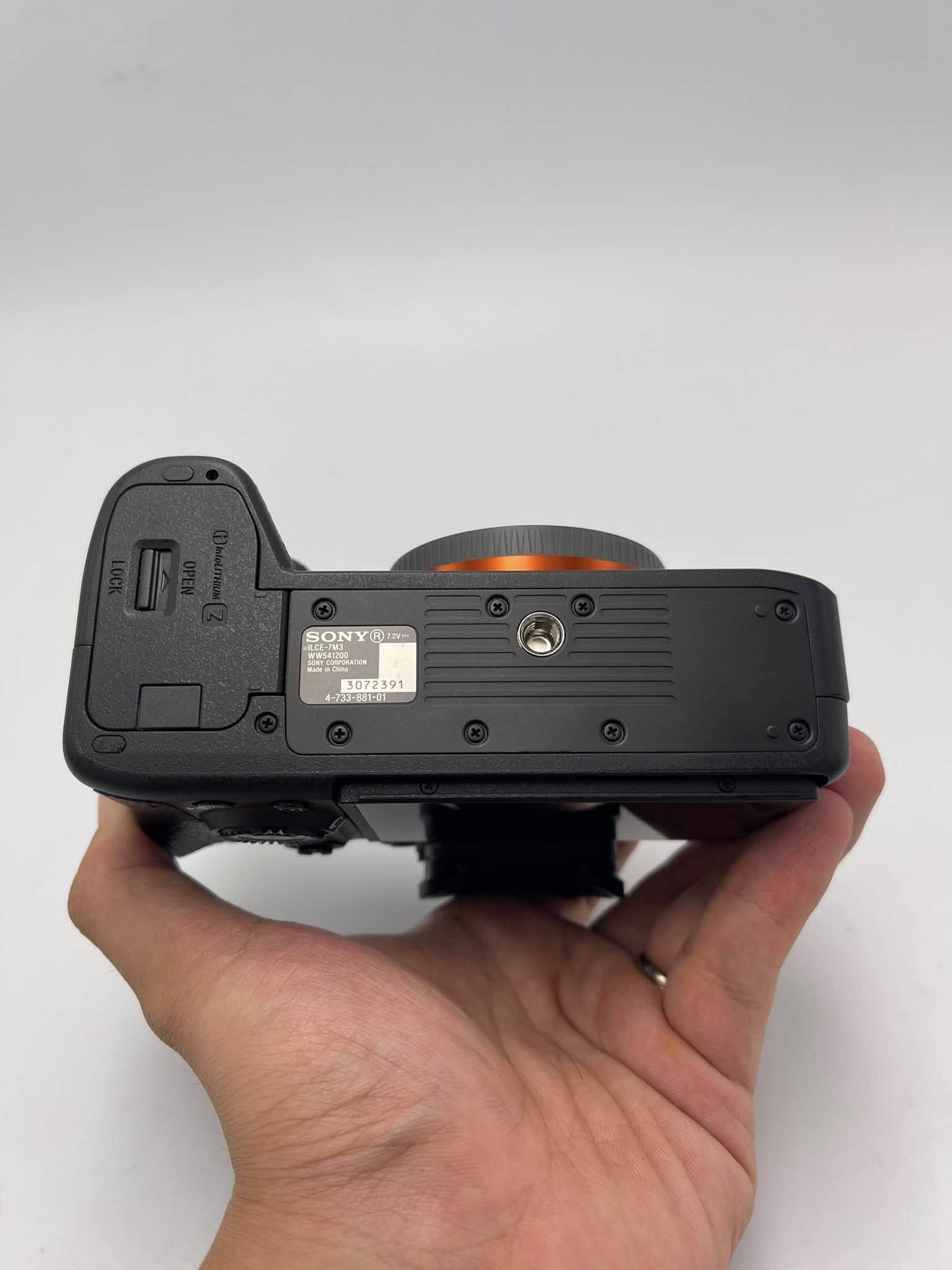 Sony A73