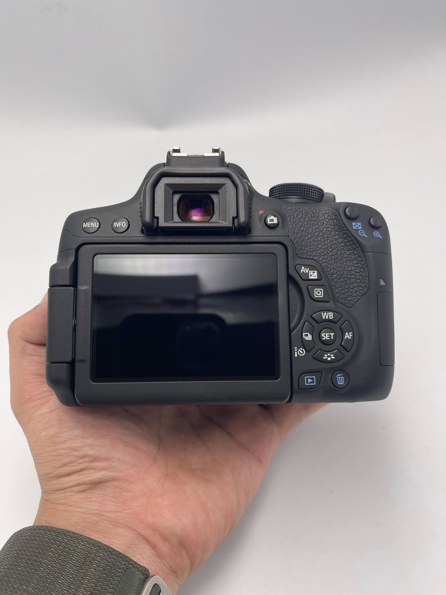 Canon EOS 750D Kit 18-55 STM