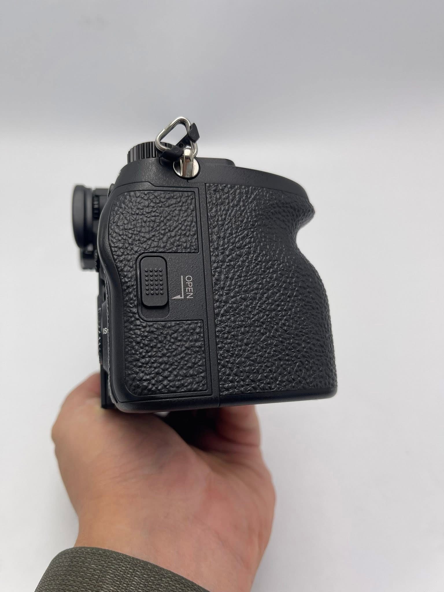 Sony A7R5