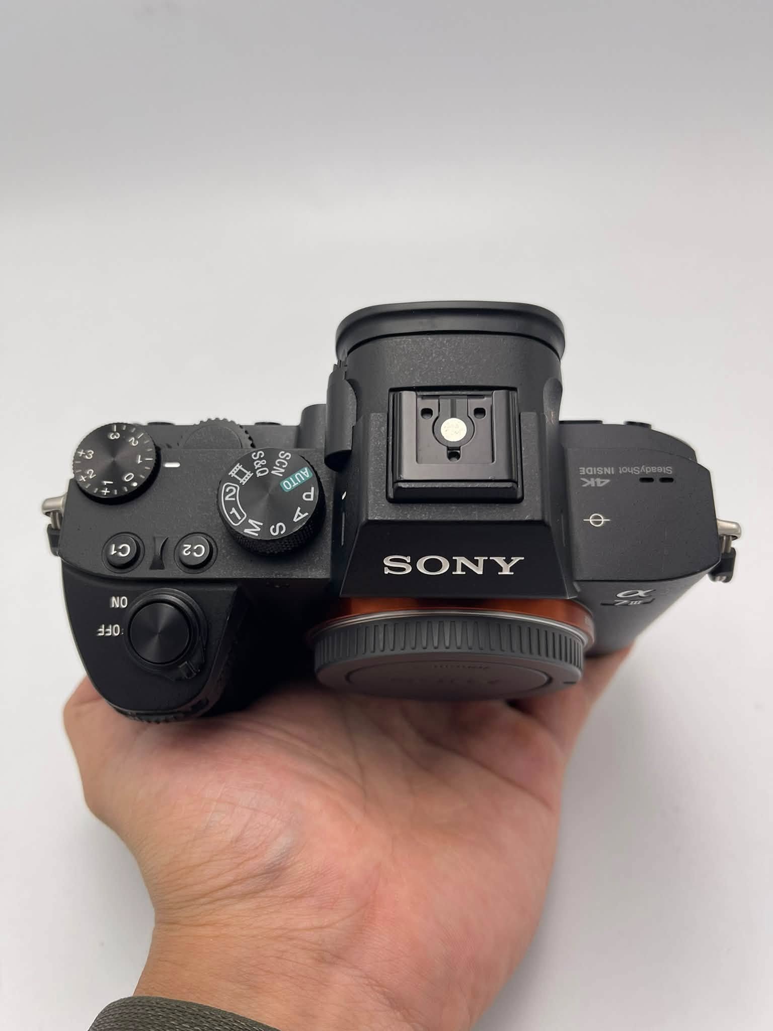 Sony A73