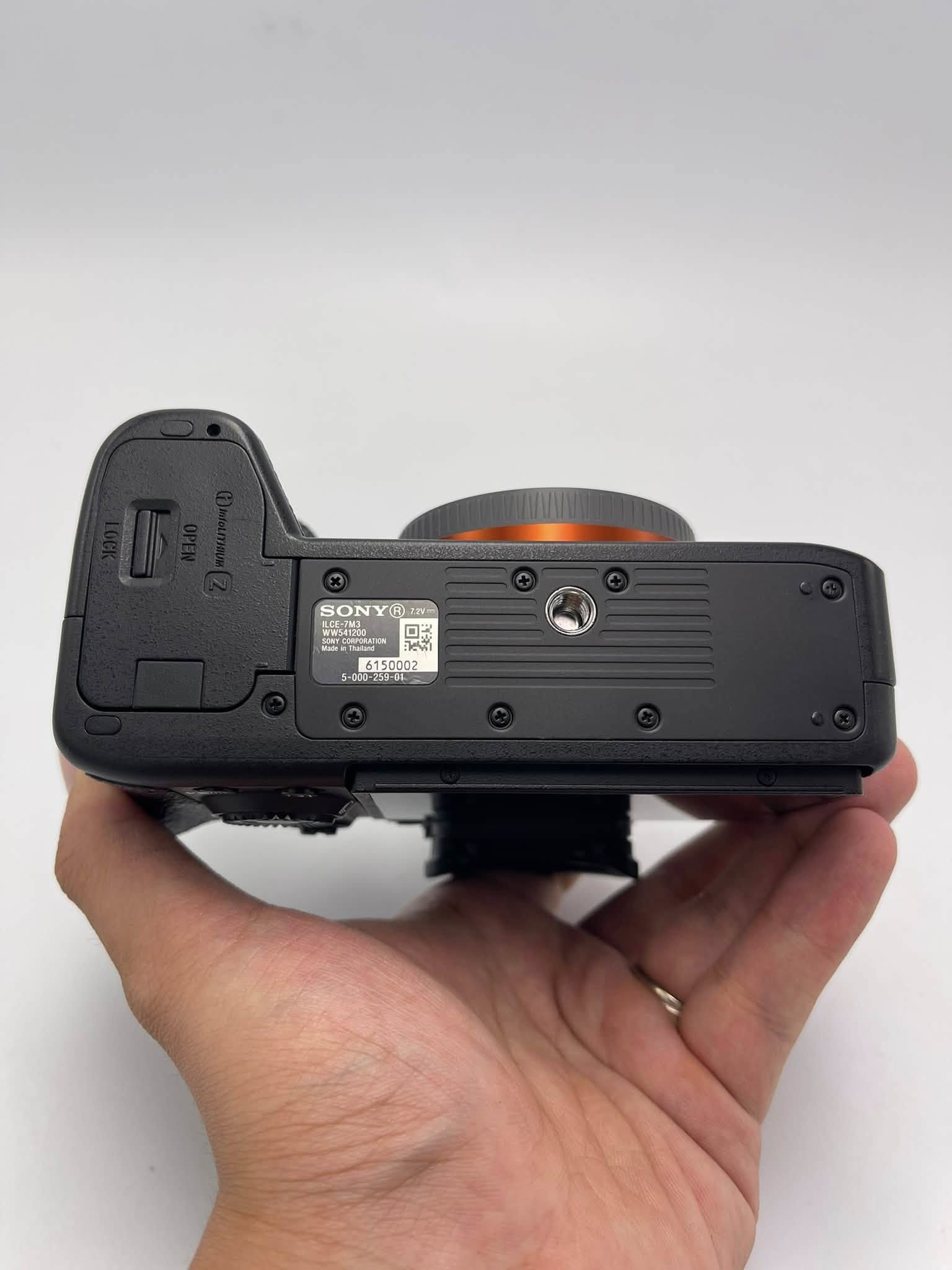 Sony A73