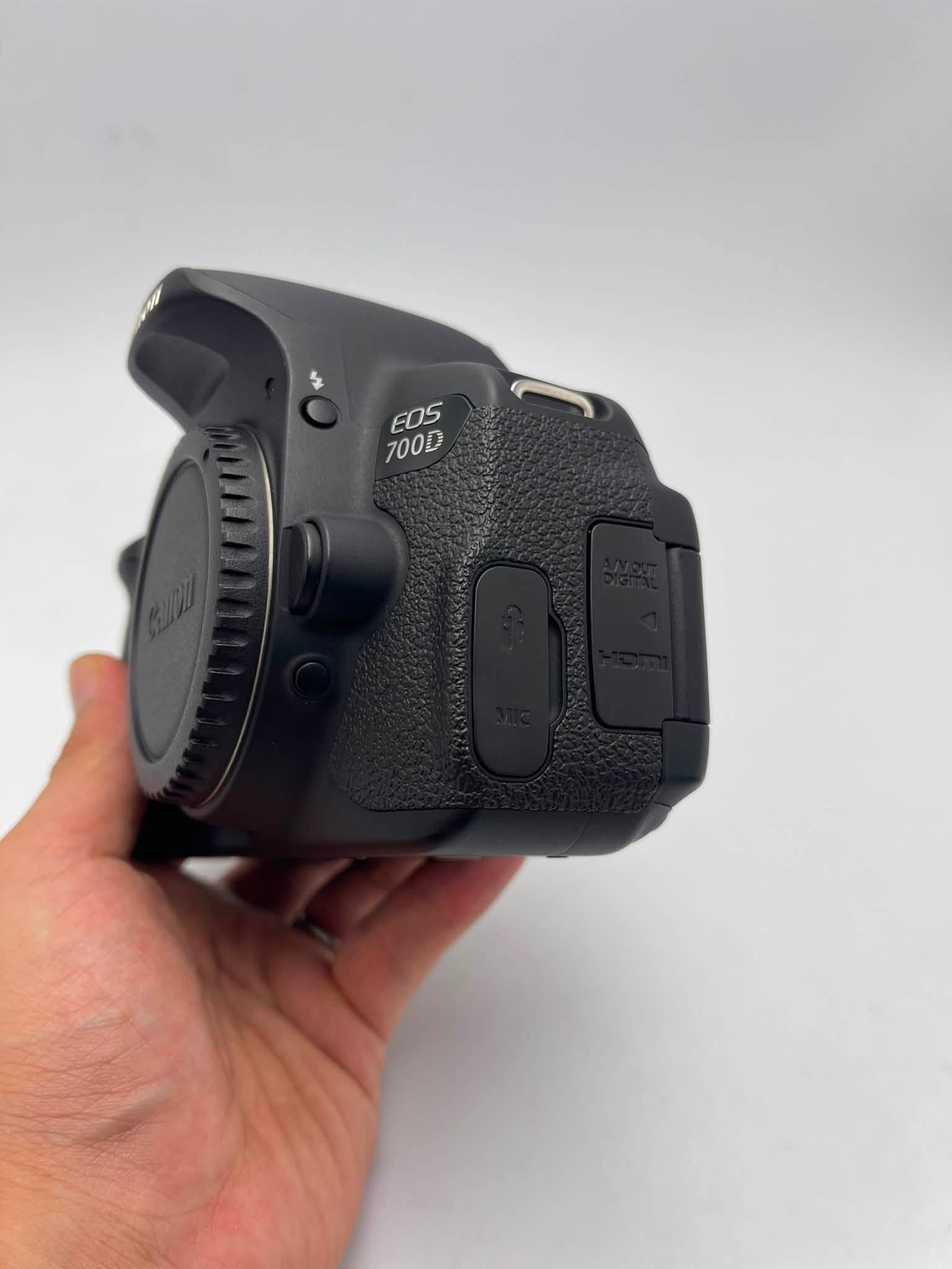 Canon EOS 700D