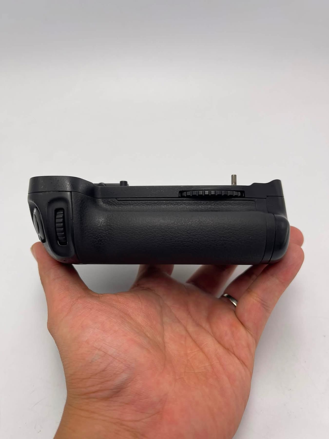 Grip pin zin Nikon MB D14 for Nikon D600, D610