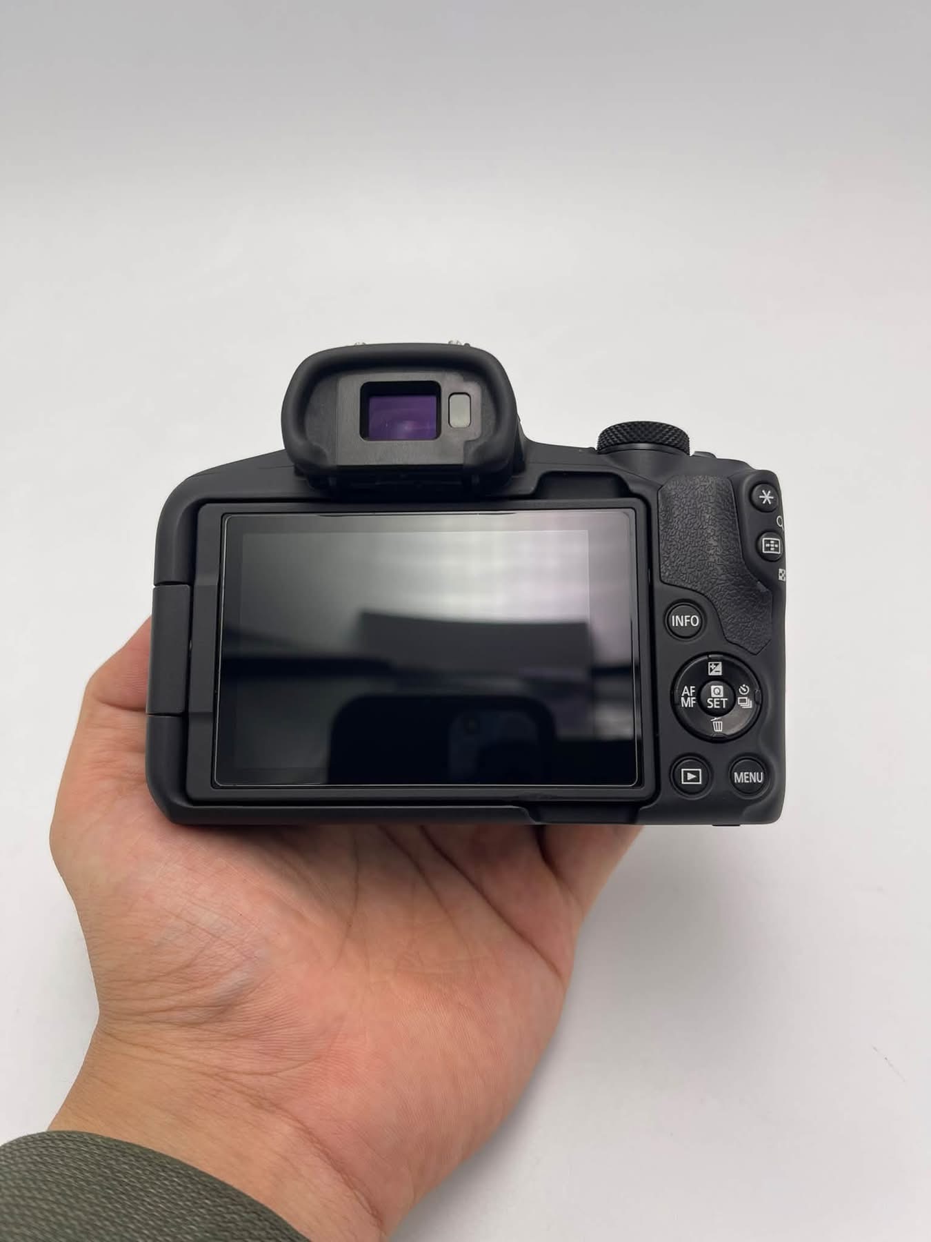 Canon EOS R50 (Only Body)