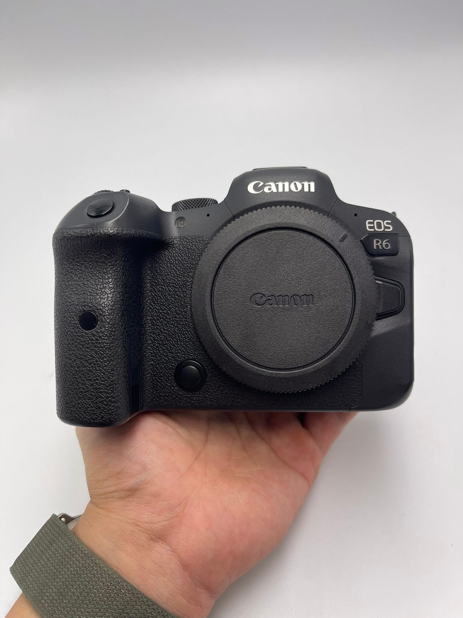 Canon EOS R6