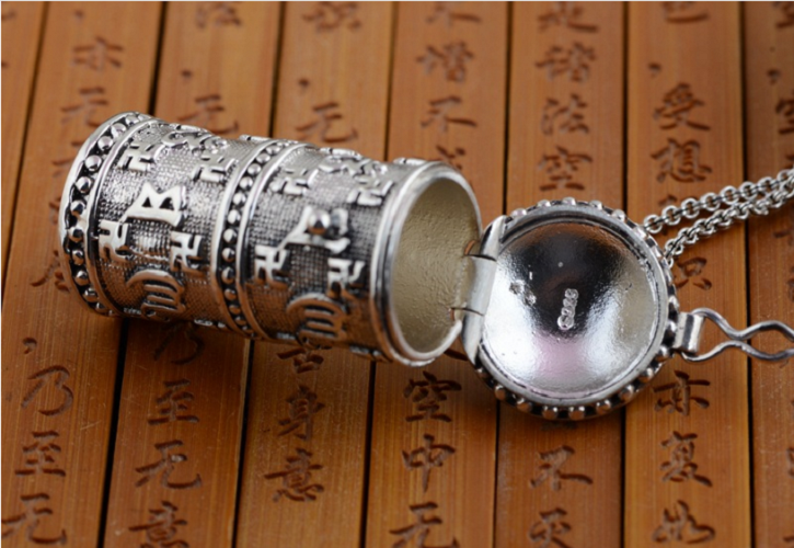 Mặt dây chuyền Om Mani Padme Hum Tây Tạng -DC363