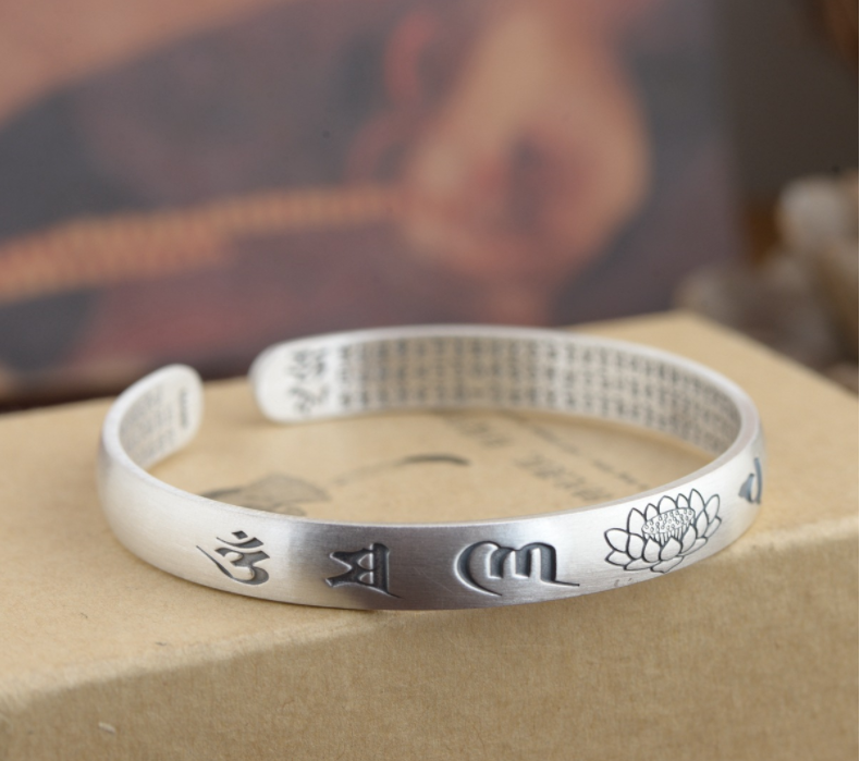 VÒNG TAY BẠC KHẮC OM MANI PADME HUM TÂY TẠNG - VT253