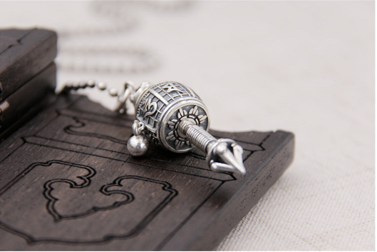 Mặt Dây Chuyền Kinh Luân Om Mani Padme Hum - DC455