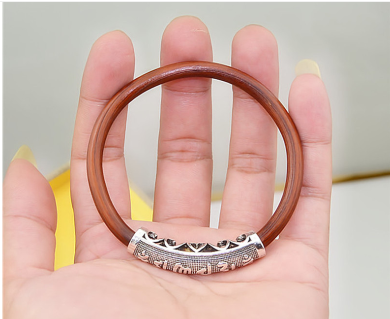 Vòng Tay  Om Mani Padme Hum Gỗ Huyết Rồng Tây Tạng - VT285
