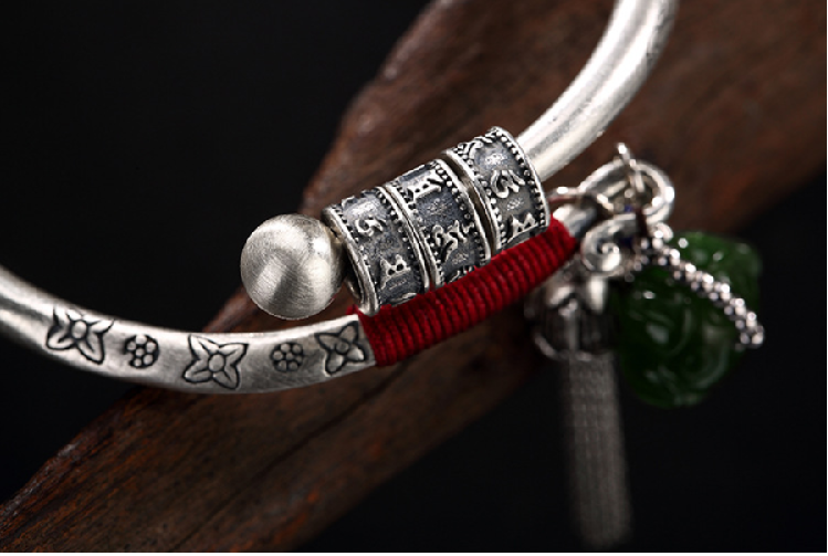 Vòng tay Om Mani Padme Hum - Phụ Kiện Hạt - VT292