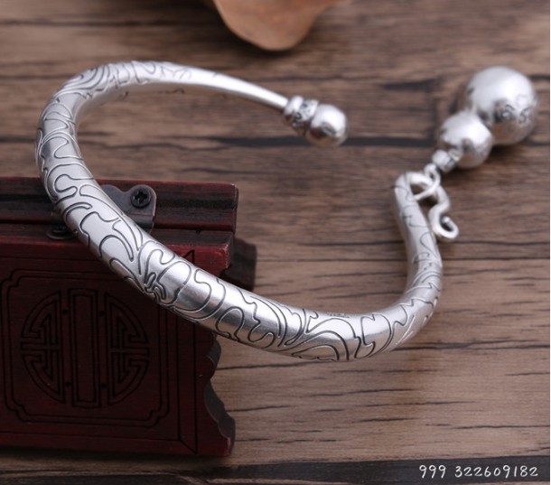 Vòng Tay Khắc Liên Hoa - Charm Hồ Lô - VT333