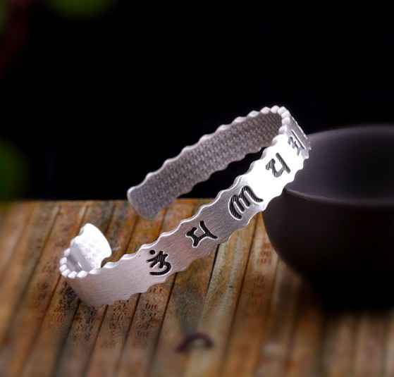 Vòng Tay Om Mani Padme Hum Lượn Sóng - VT339