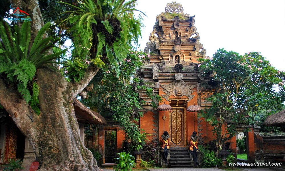 Cung điện Hoàng gia Ubud - Điểm độc đáo từ kiến trúc hoàng tộc cổ xưa