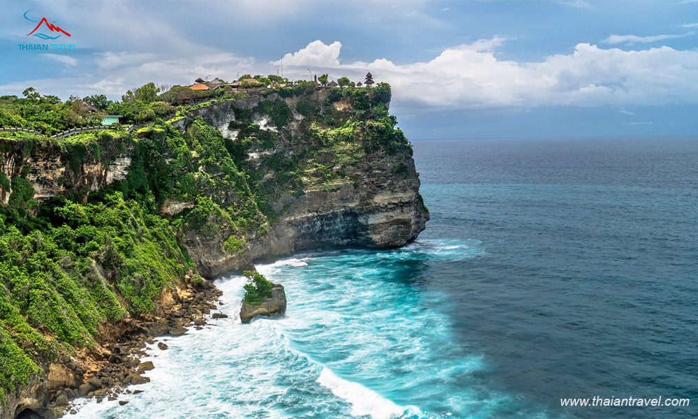 Đền Uluwatu - Một trong 10 ngôi đền đáng đi nhất Bali