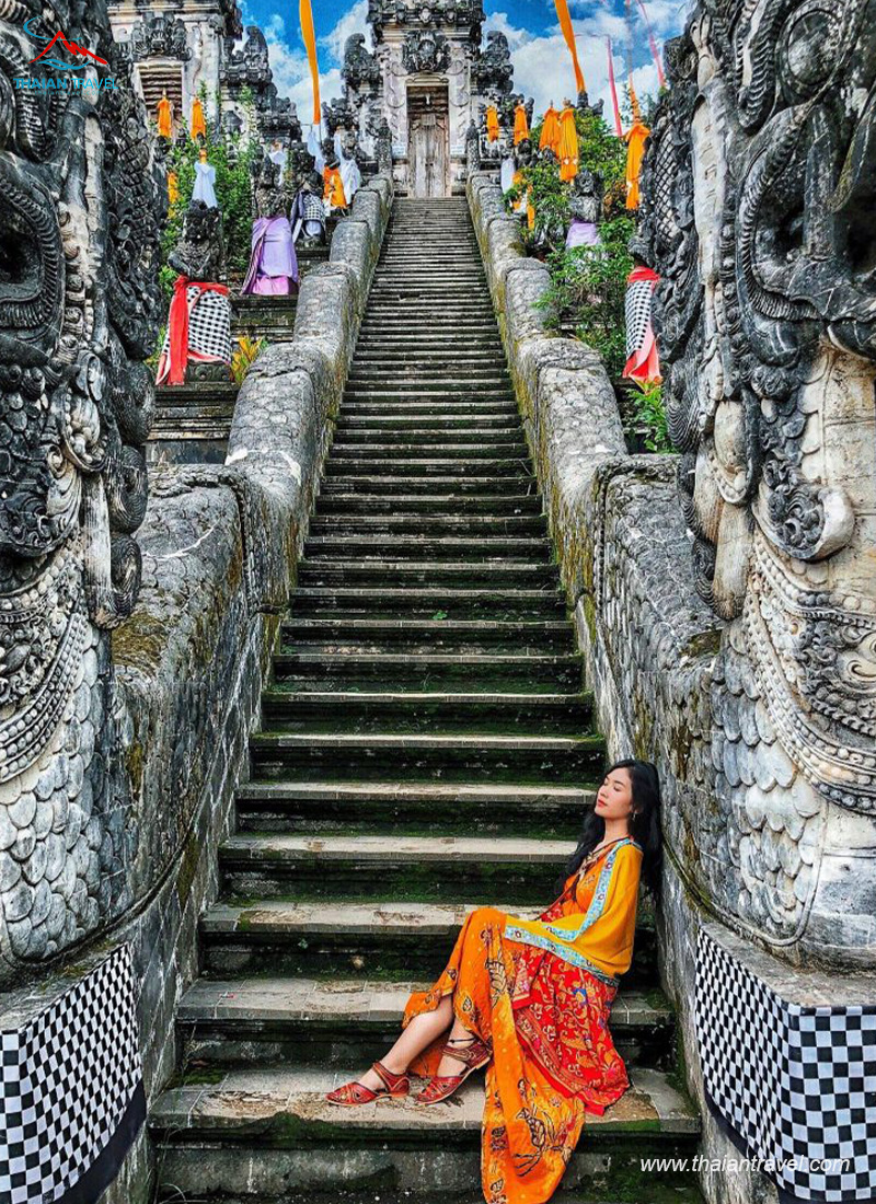 Bali, đất nơi tinh tế và huyền bí là điểm đến không thể bỏ qua của du khách yêu thích văn hoá châu Á. Hãy xóa tan mệt mỏi cuộc sống bận rộn với bức ảnh này.
