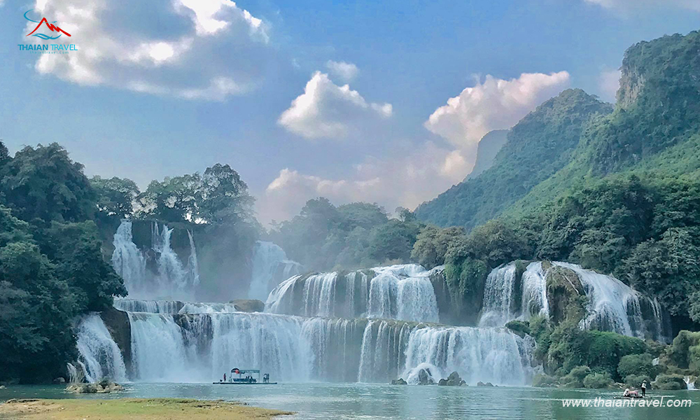 Thác nước đẹp là một trong những điểm đến yêu thích của những người yêu thể thao mạo hiểm và du lịch. Với những thác nước đẹp tuyệt đẹp và hoang sơ ở Việt Nam, bạn không thể bỏ lỡ cơ hội để mãn nhãn với những cảnh quan thiên nhiên tuyệt đẹp.
