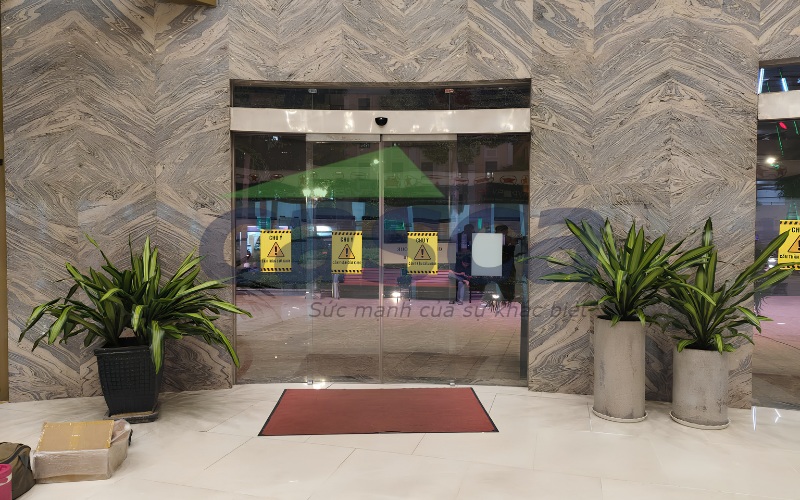 Cửa kính lùa tự động phù hợp lắp đặt ở văn phòng, nhà ở, khách sạn, bệnh viện, nhà xưởng