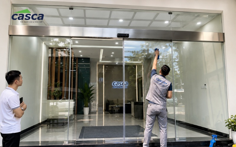 Kinh nghiệm thi công cửa kính trượt tự động thực tế