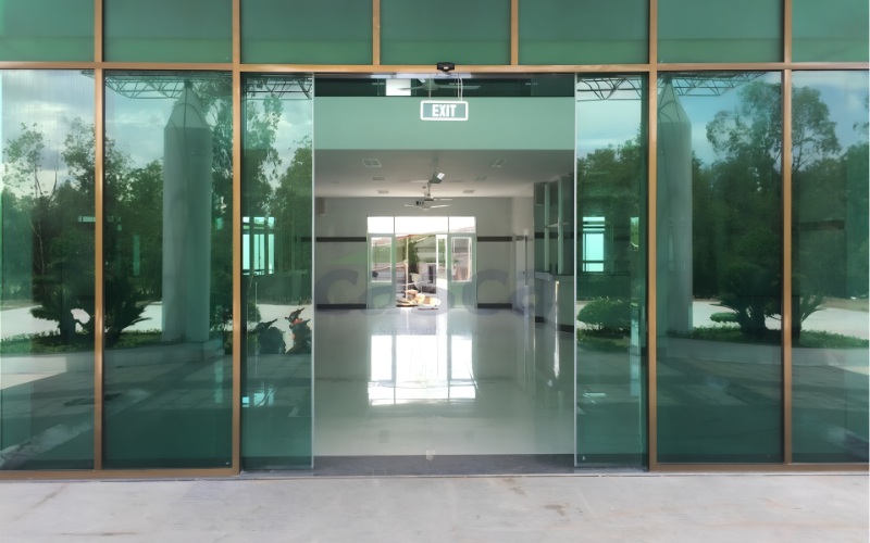 Cửa tự động TERAOKA có khả năng tùy chỉnh cấu hình theo tải trọng, kiểm soát vận hành ổn định