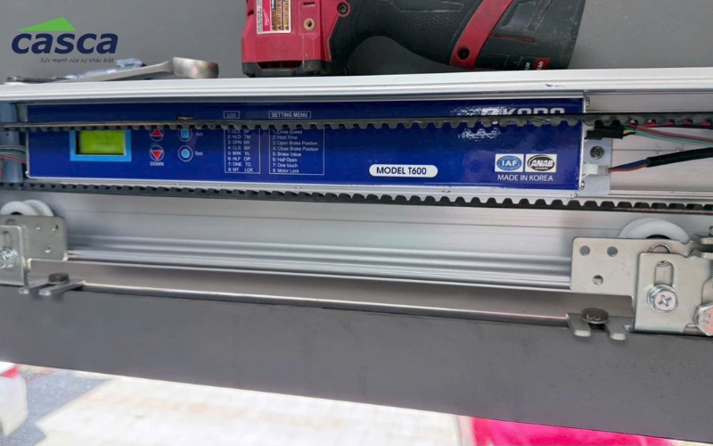 Lưu ý khi thay dây curoa cửa để đảm bảo độ bền