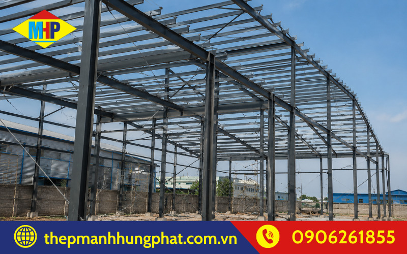 Ứng dụng thép hình trong kết cấu khung nhà xưởng công nghiệp