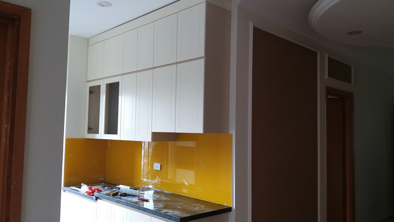 kính ốp bếp màu vàng nghệ tại nguyễn trái thanh xuân hà nội