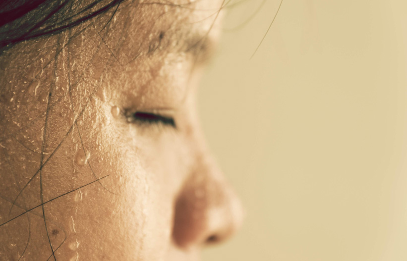 ra mà hôi nhiều vào mùa hè