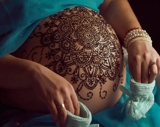 Sử dụng Henna trong thời kỳ mang thai có an toàn hay không?