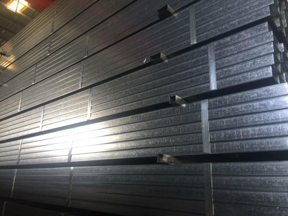 GIÁ RẺ THÉP HỘP VUÔNG KẼM 50x50 Ở QUẬN 2