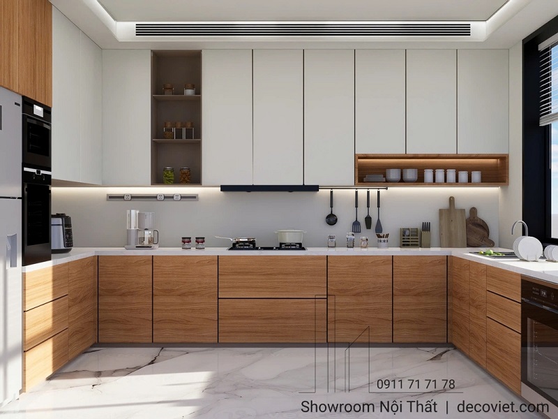 Không gian bếp sang trọng với hệ tủ bếp gỗ cao cấp