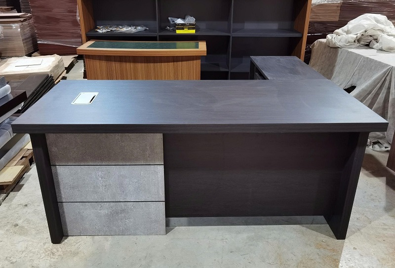 Bàn Giám Đốc Gỗ Cao Cấp 155T đẹp, chuẩn xu hướng