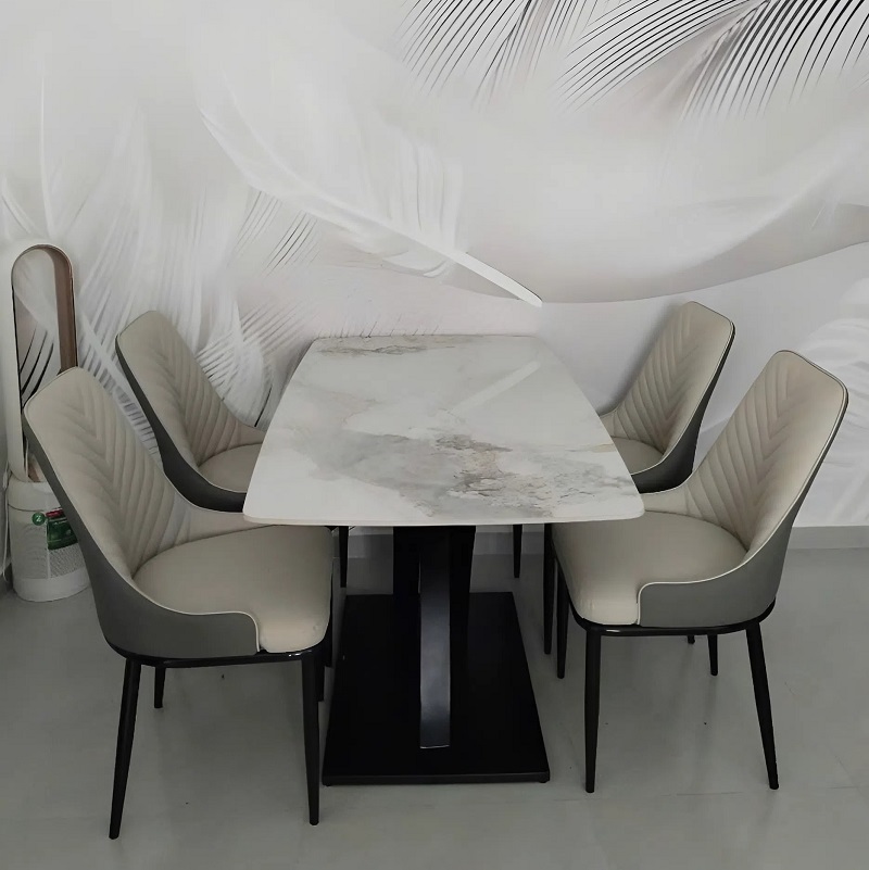 Bộ Bàn Ăn 4 Ghế Mặt Đá 2872S thiết kế nhỏ gọn cho căn hộ chung cư, nhà phố